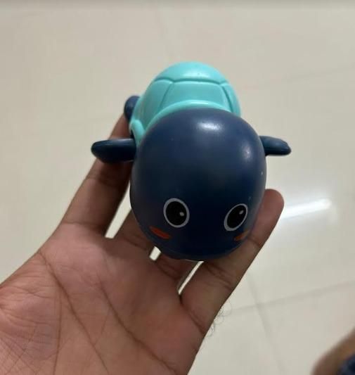 Cute Swimming Turtle Bath Toy - Wind-Up Floating Toy for Kids (1+ Years)