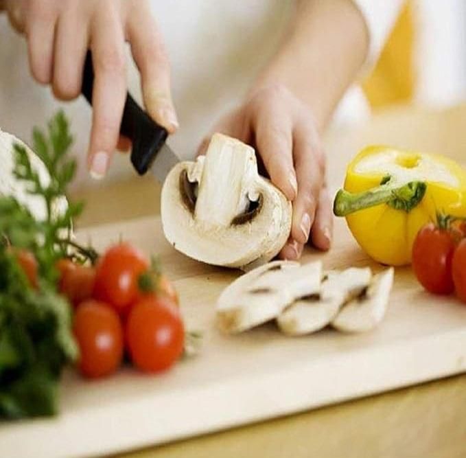 Wooden Chopping Board with 5 Precision Knives – Pro Kitchen Combo (6 Pc Set)
