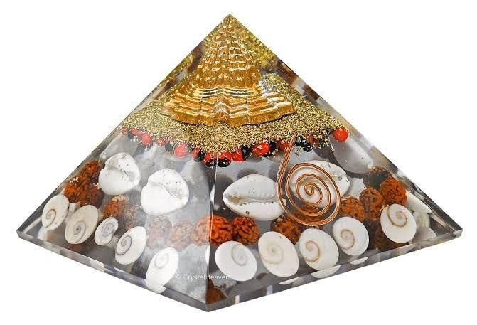 Shree Yantra Gomati Chakra Pyramid – Wealth & Energy Aligner (1 Pc)