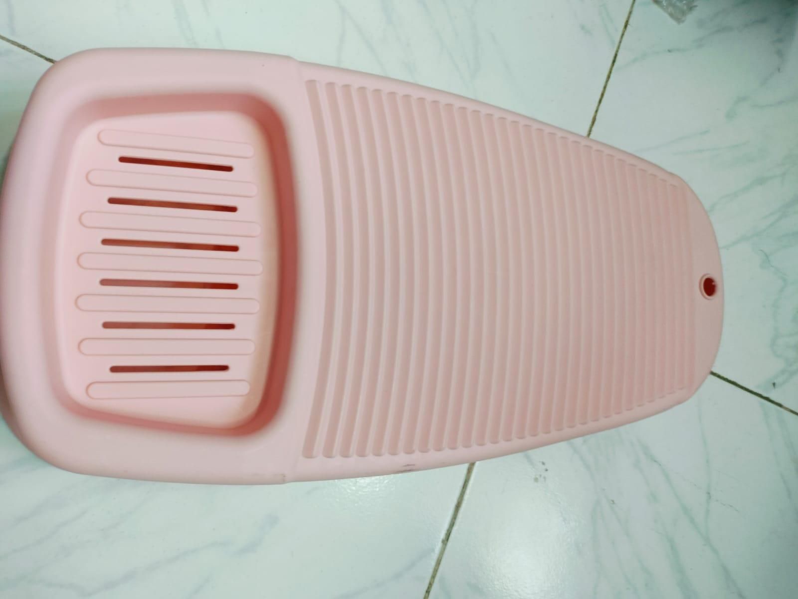 Anti-Slip Washboard with Built-In Soap Storage – Compact Hand Laundry Tool (1 Pc)