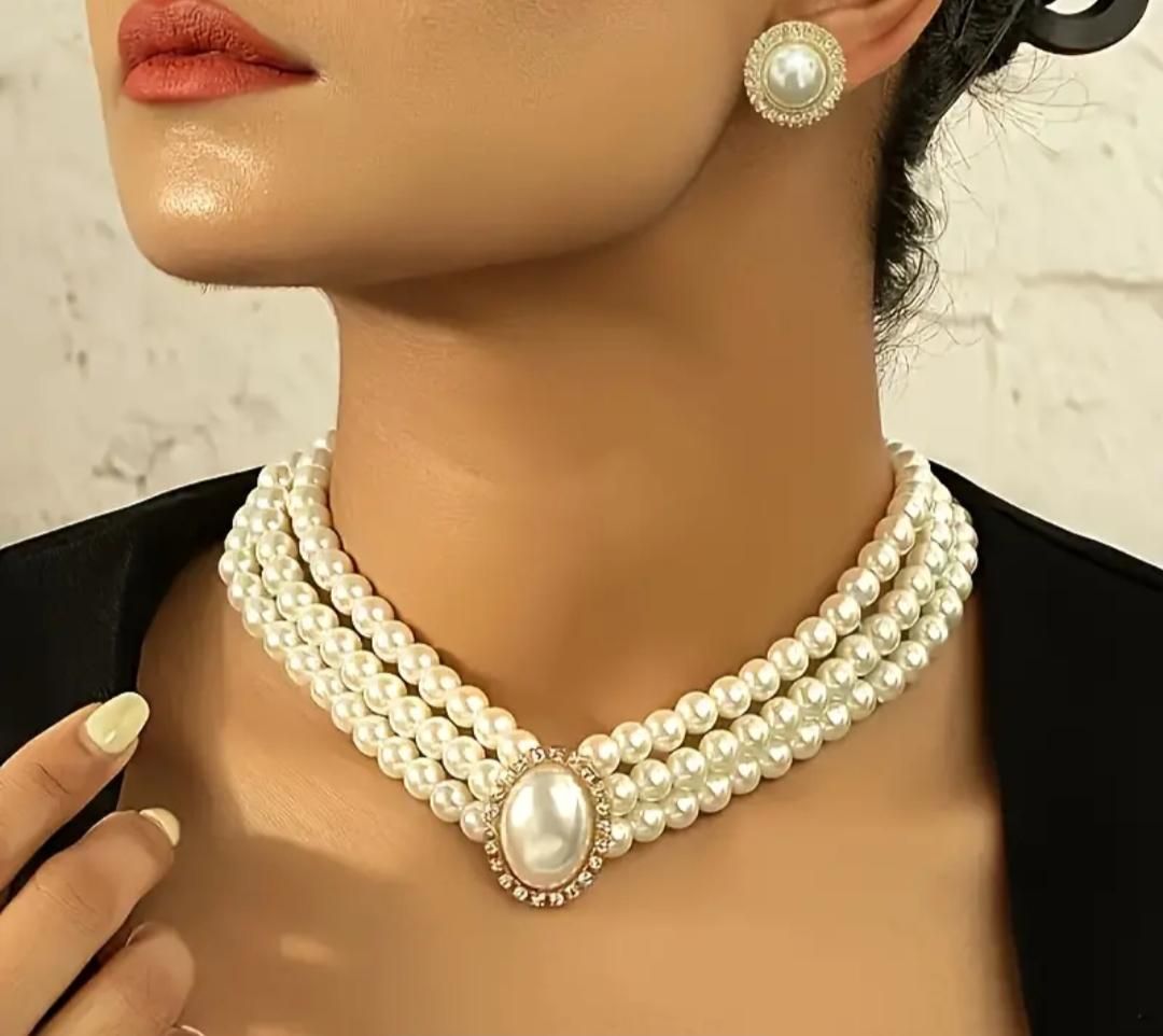 White Pearl Statement Necklace – Vintage Luxe Edition (1 Pc)
