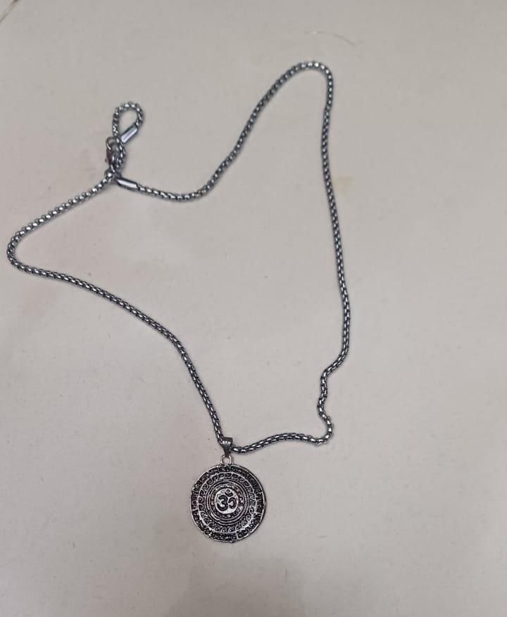 OM Mantra Circle Pendant – Silver Spiritual Glow (1 Pc)