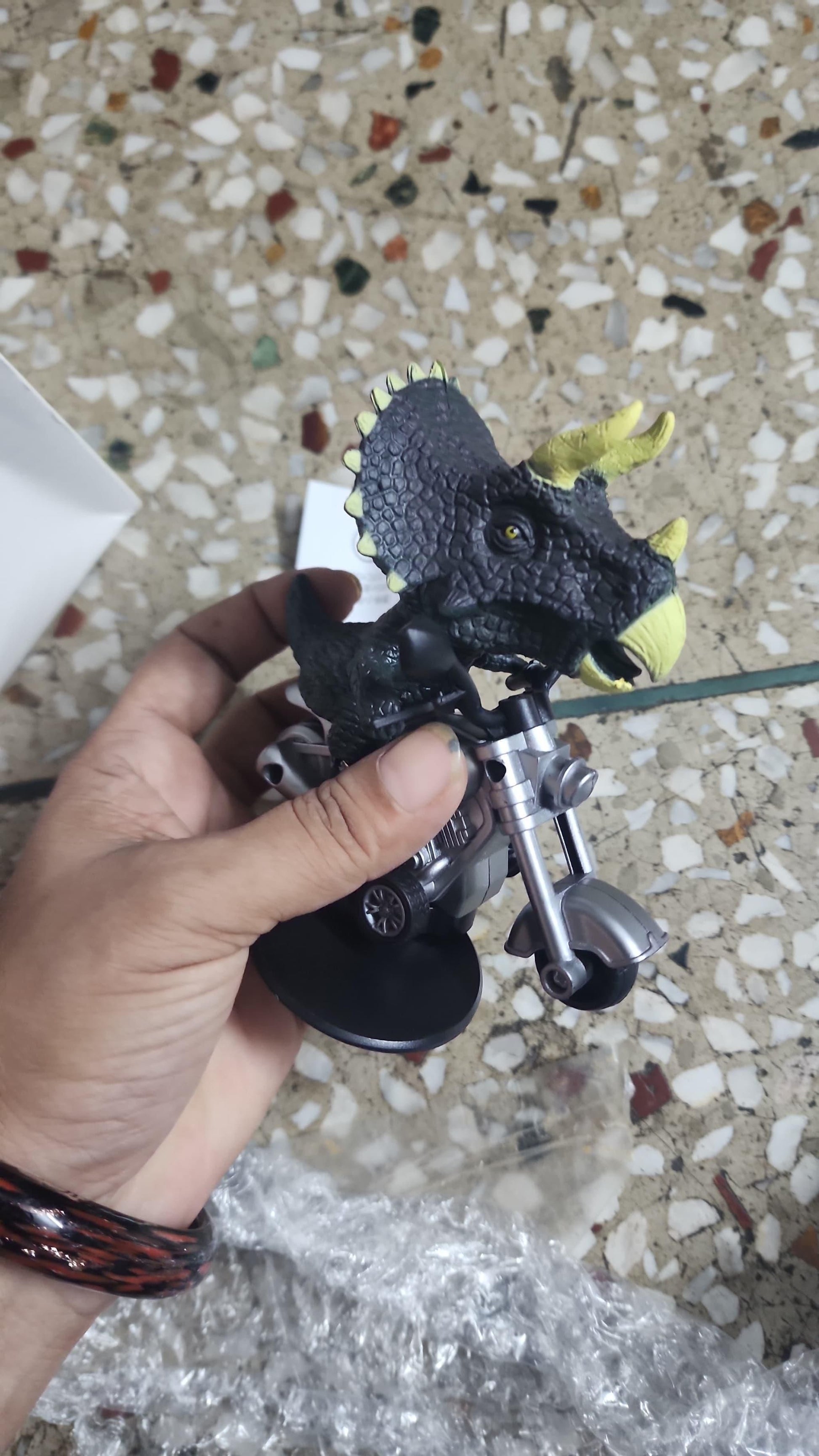 360 Rotating Dinosaur – Bobblehead Car Dashboard Toy, Tyrannosaurus Rex Figure (1 Pc)