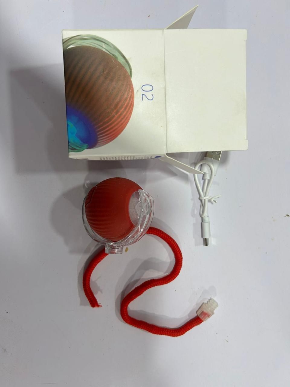 Viral Rolling Ball Cat Toy – Smart Tethered Play Ball for Cats