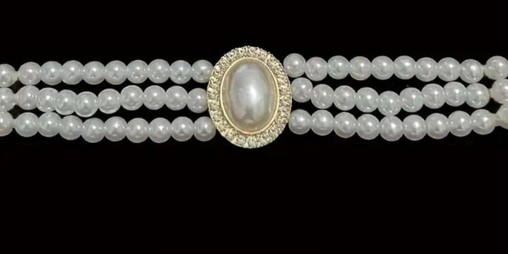 White Pearl Statement Necklace – Vintage Luxe Edition (1 Pc)